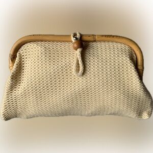 Vintage crochet knit small clutch purse bamboo snap closure, cream tan